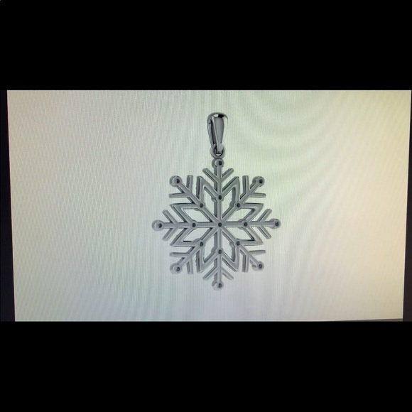 ONE-OF-A-KIND 14kt White Gold Snowflake Necklace - Picture 6 of 8